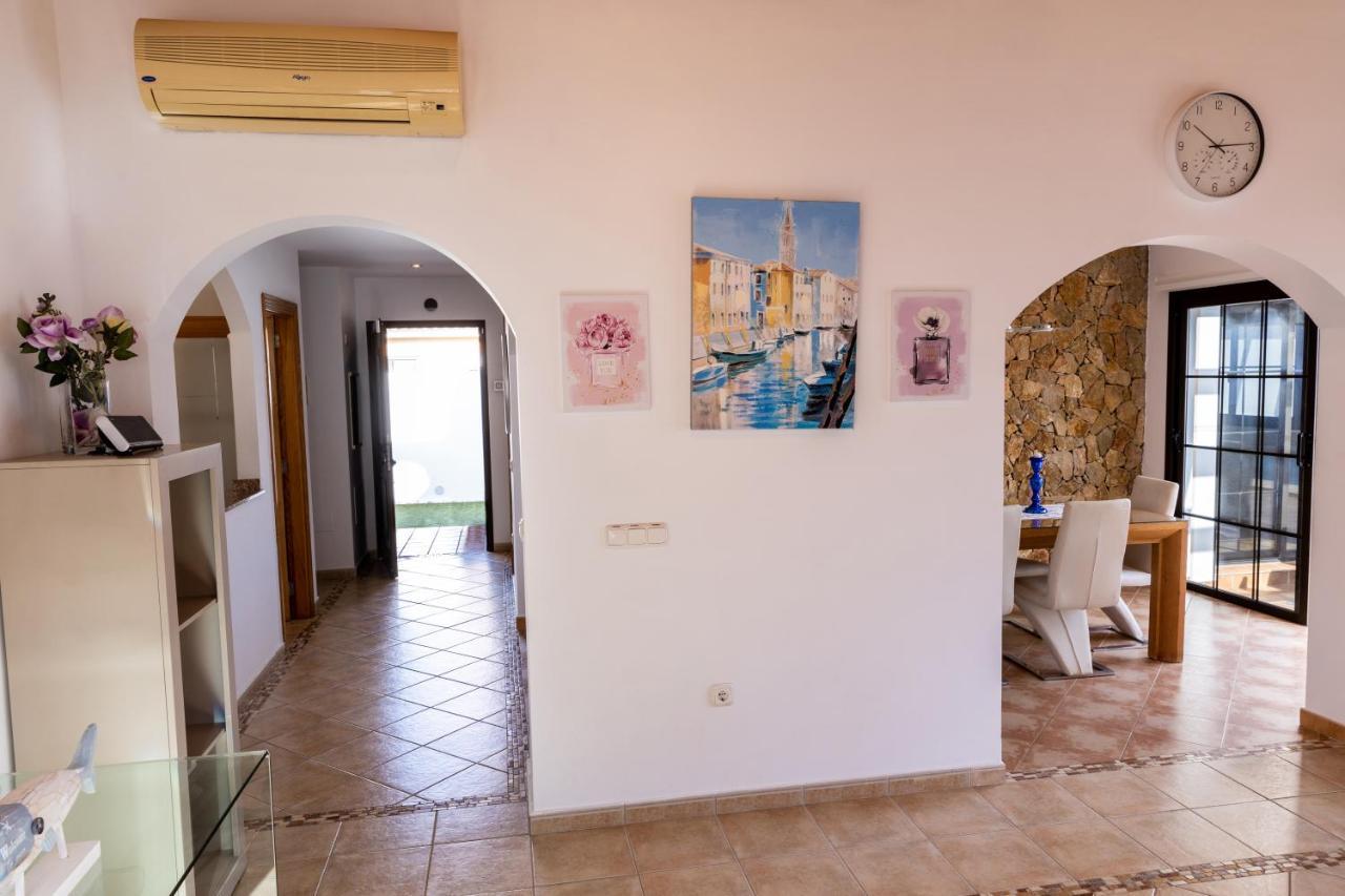 Villa With Private Pool, Near Beach And Golf Caleta De Fuste- Villa Charlotte Costa De Antigua Extérieur photo